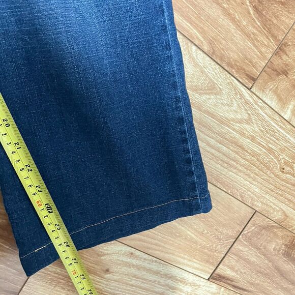 Levi 590 Bootcut Jeans Size 18W HEMMED 26.5 in. Inseam Denim Medium Wash Blue - Picture 7 of 8